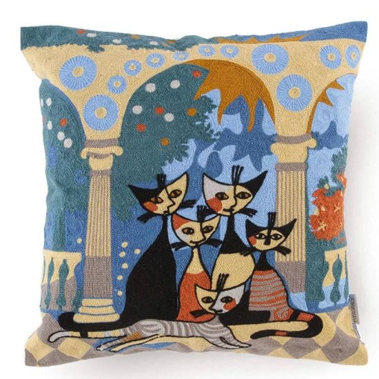 Decoromania Декоративная подушка «Кошачья семейка»