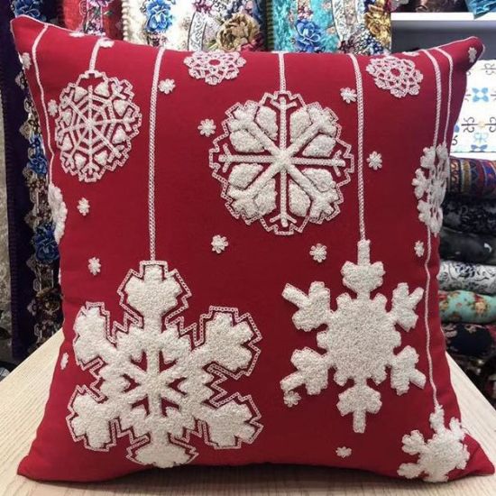 Decoromania Декоративная подушка «Снежный каскад»